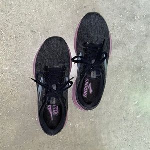 Women’s Brooks Launch 7 Black/Purple Size 7